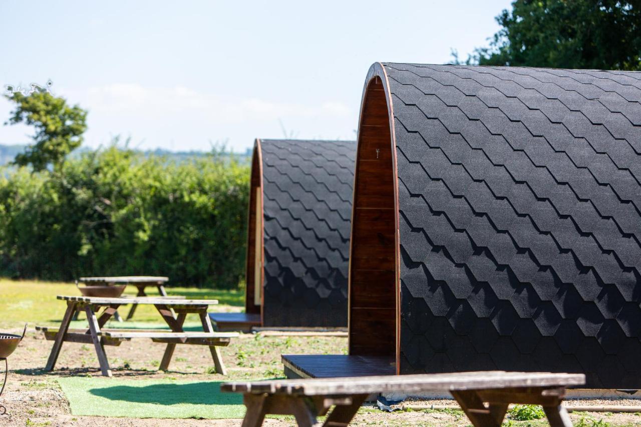 ホテル The Woolpack Glamping メードストン エクステリア 写真