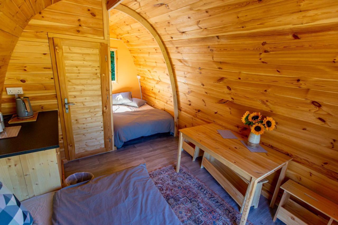 ホテル The Woolpack Glamping メードストン エクステリア 写真