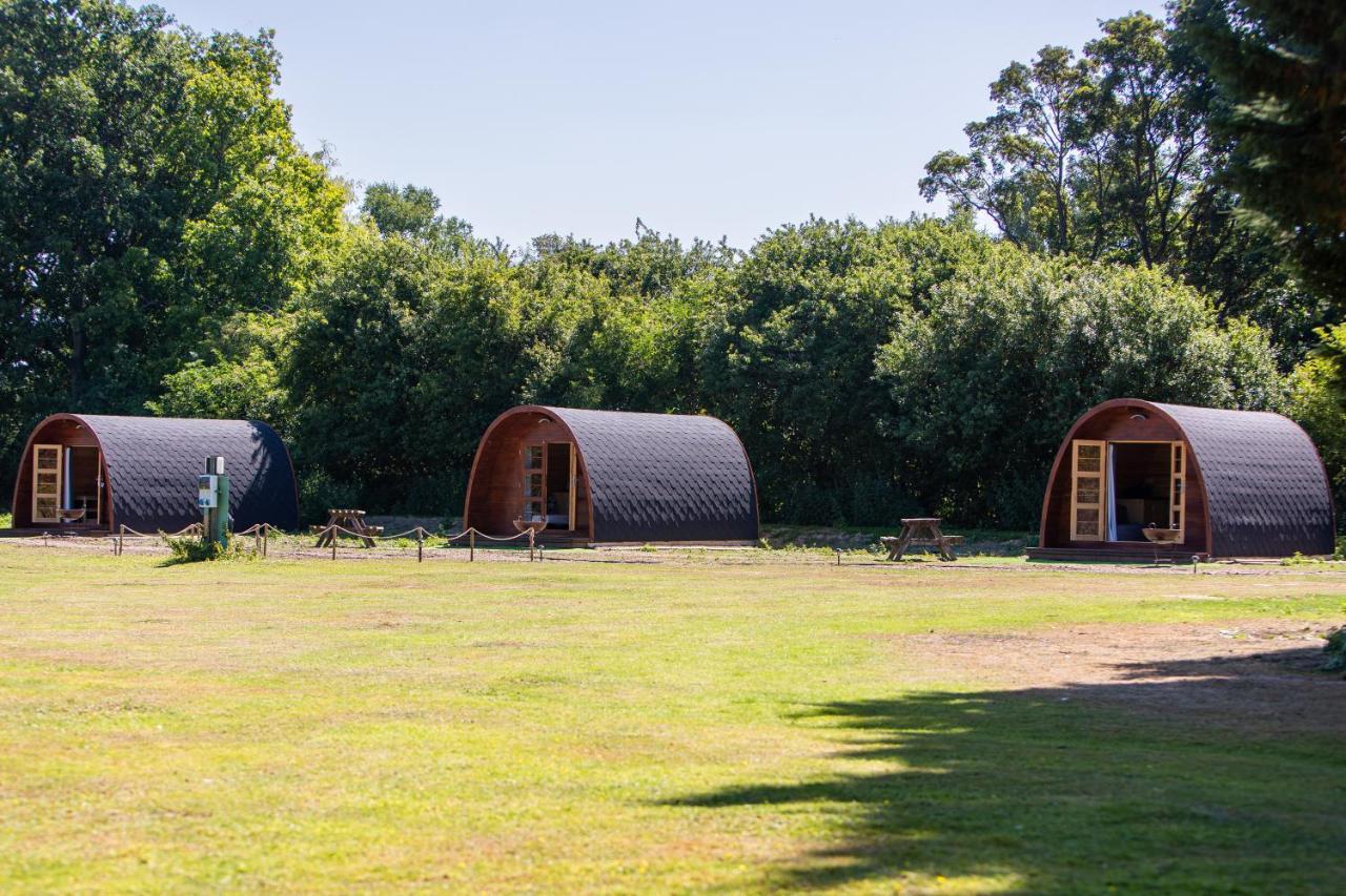 ホテル The Woolpack Glamping メードストン エクステリア 写真