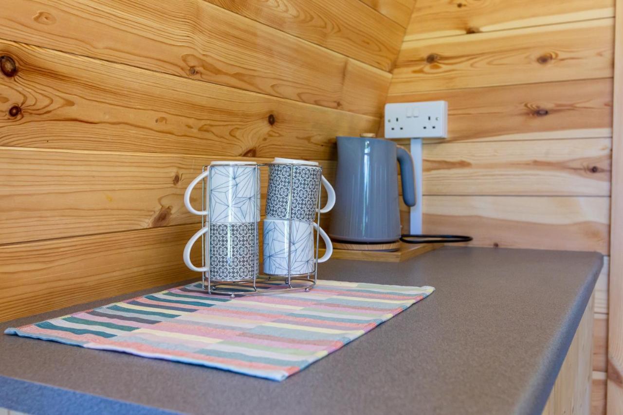 ホテル The Woolpack Glamping メードストン エクステリア 写真